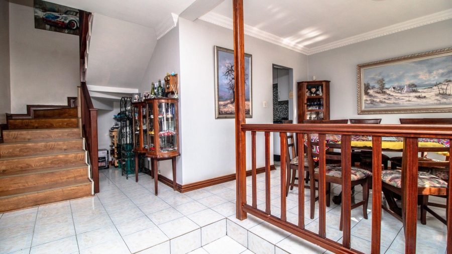 4 Bedroom Property for Sale in Lakefield Gauteng