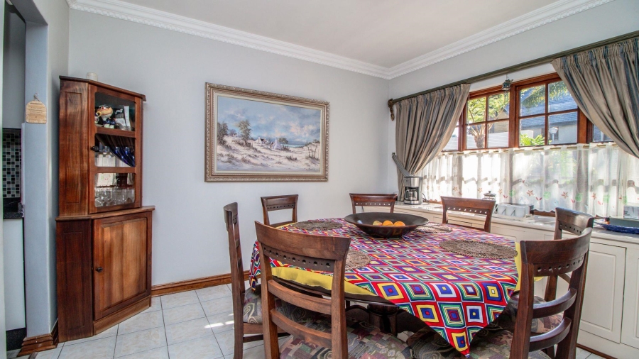 4 Bedroom Property for Sale in Lakefield Gauteng