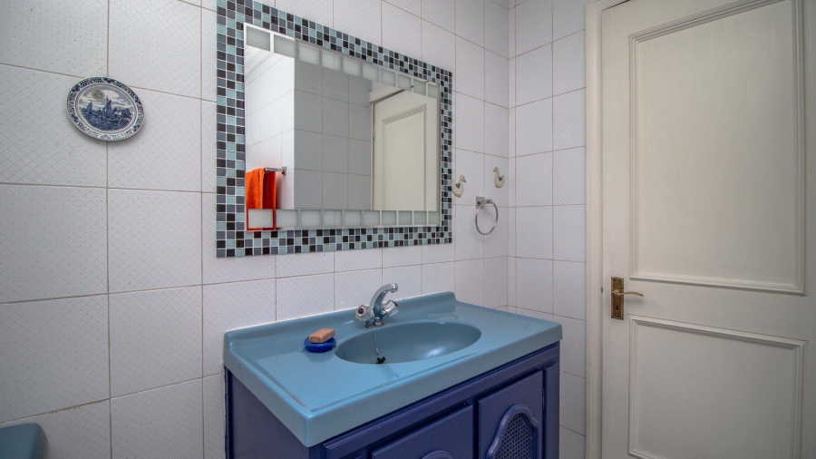 4 Bedroom Property for Sale in Lakefield Gauteng