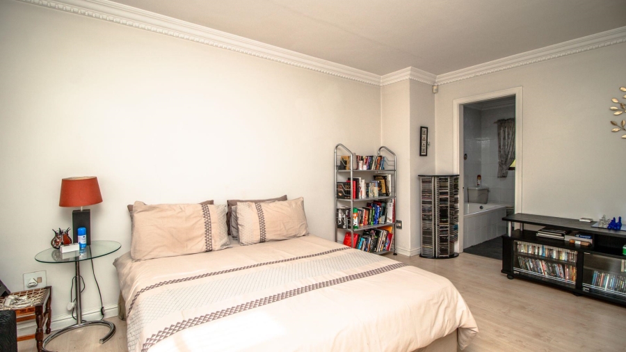 4 Bedroom Property for Sale in Lakefield Gauteng