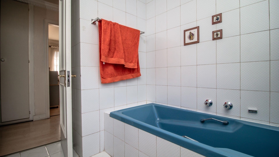 4 Bedroom Property for Sale in Lakefield Gauteng