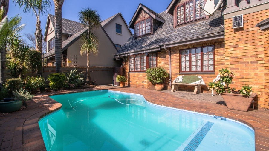4 Bedroom Property for Sale in Lakefield Gauteng