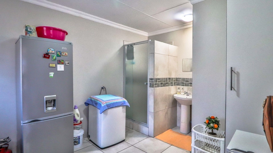 4 Bedroom Property for Sale in Lakefield Gauteng