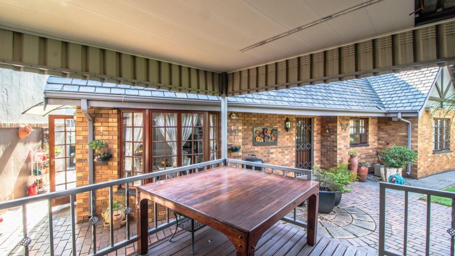 4 Bedroom Property for Sale in Lakefield Gauteng