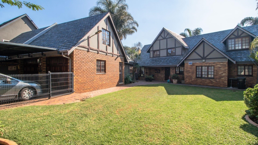 4 Bedroom Property for Sale in Lakefield Gauteng