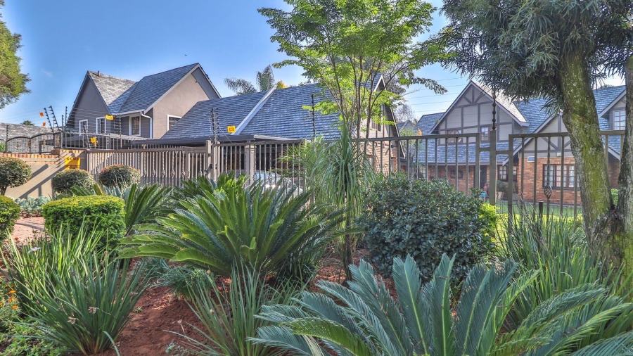 4 Bedroom Property for Sale in Lakefield Gauteng