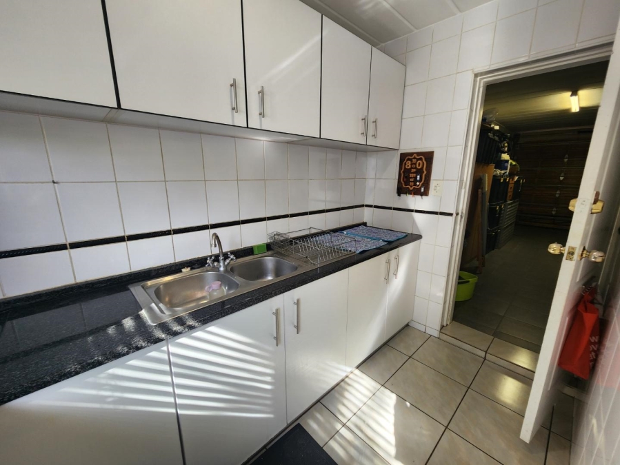 4 Bedroom Property for Sale in Glenvista Gauteng