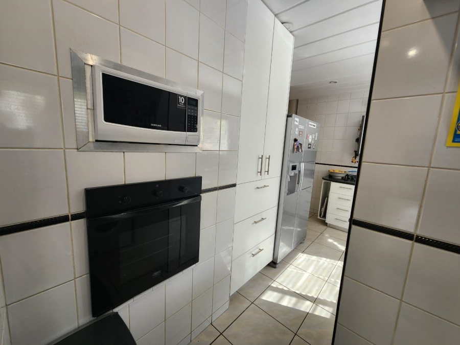 4 Bedroom Property for Sale in Glenvista Gauteng