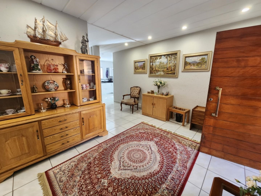 4 Bedroom Property for Sale in Glenvista Gauteng