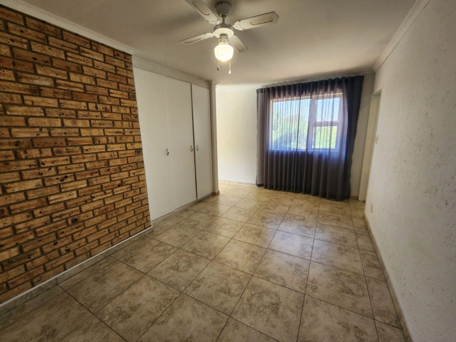 4 Bedroom Property for Sale in Glenvista Gauteng