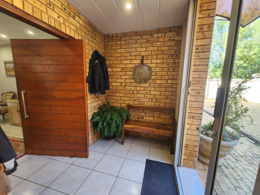 4 Bedroom Property for Sale in Glenvista Gauteng