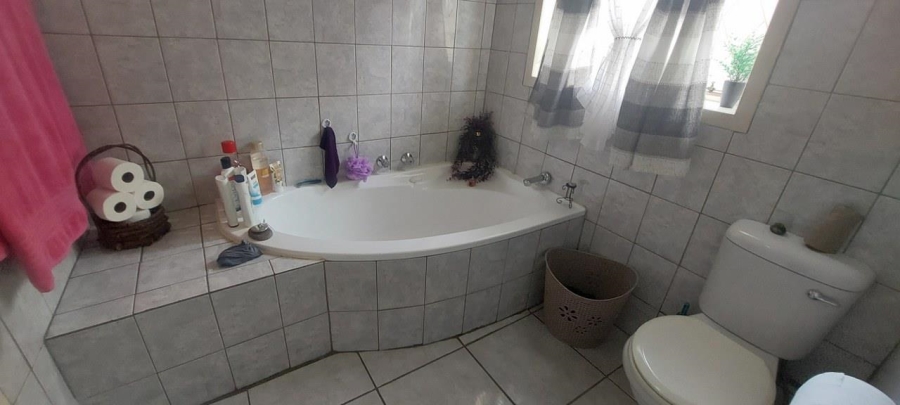 3 Bedroom Property for Sale in Tulisa Park Gauteng