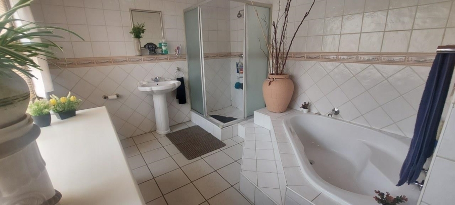 3 Bedroom Property for Sale in Tulisa Park Gauteng
