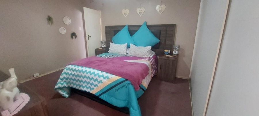3 Bedroom Property for Sale in Tulisa Park Gauteng