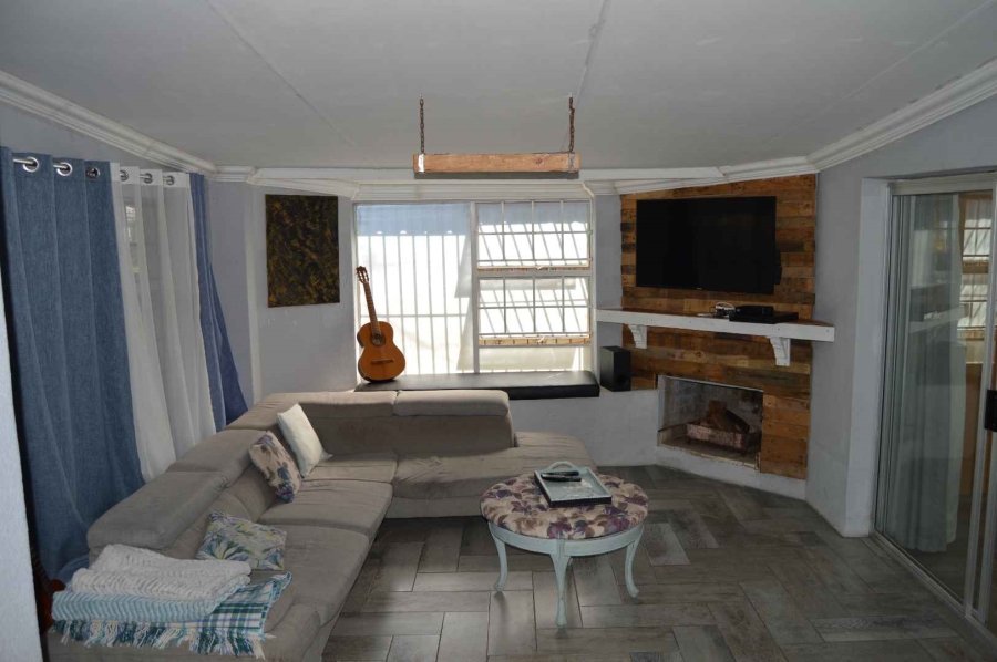 3 Bedroom Property for Sale in Albertsdal Gauteng