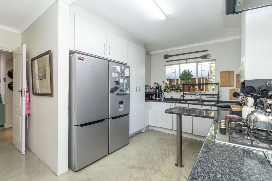 4 Bedroom Property for Sale in Hurlingham Gauteng