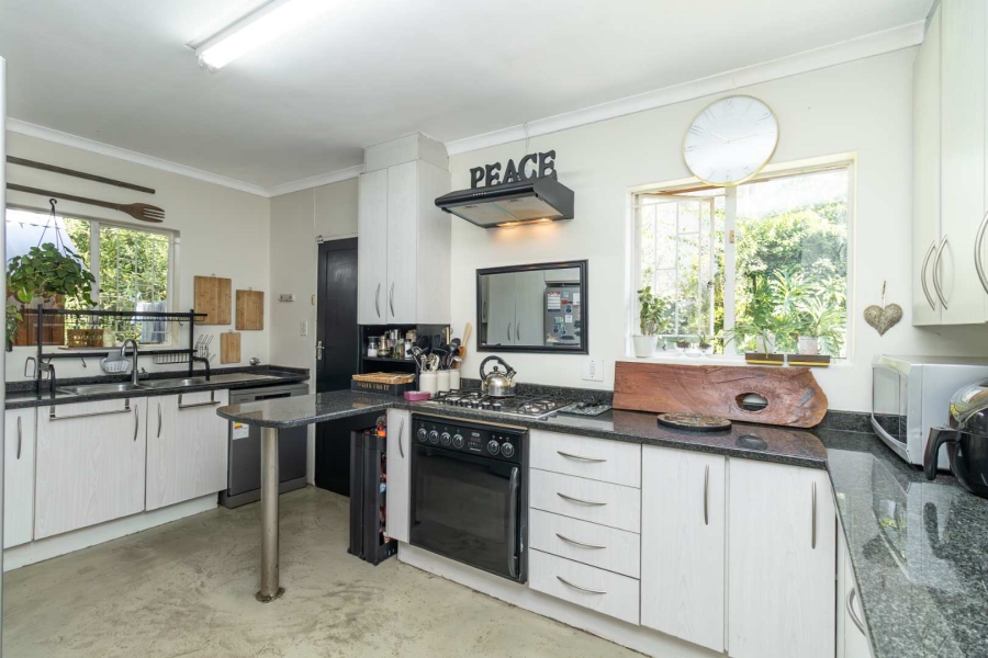 4 Bedroom Property for Sale in Hurlingham Gauteng