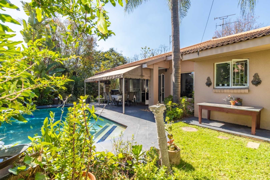 4 Bedroom Property for Sale in Hurlingham Gauteng