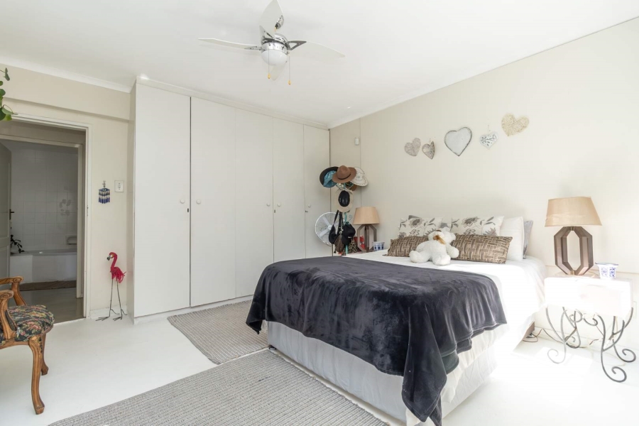 4 Bedroom Property for Sale in Hurlingham Gauteng