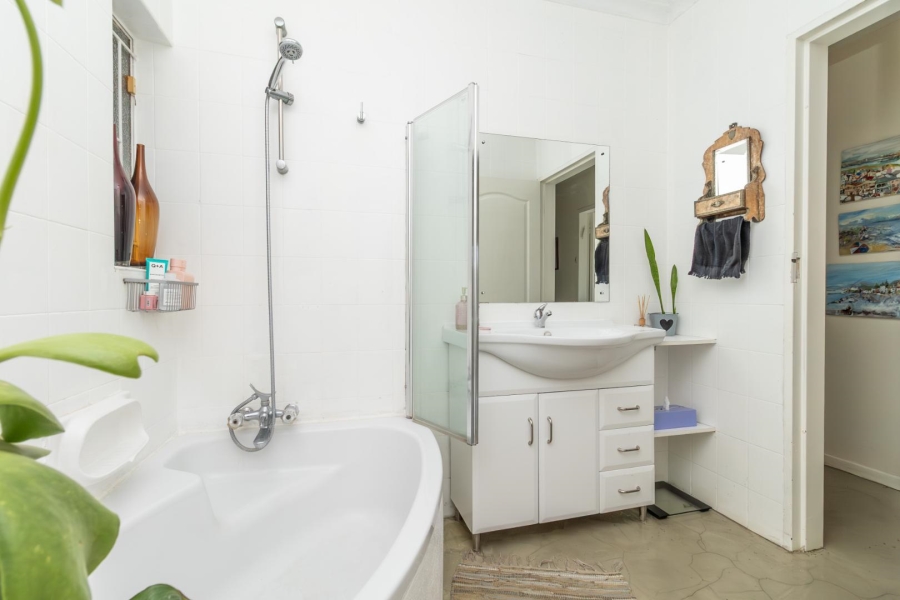 4 Bedroom Property for Sale in Hurlingham Gauteng
