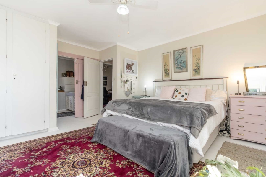 4 Bedroom Property for Sale in Hurlingham Gauteng