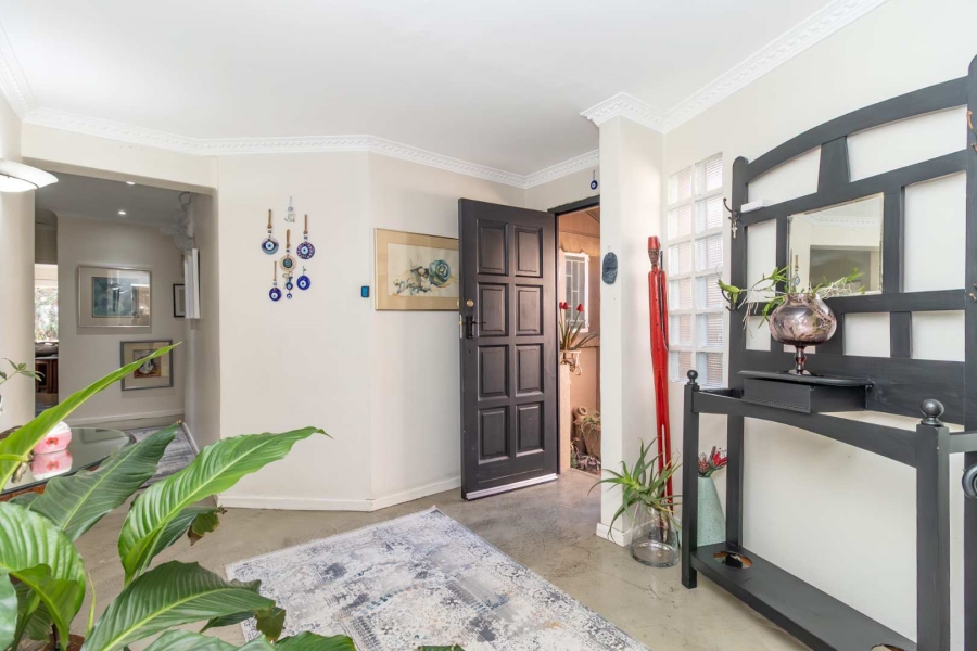 4 Bedroom Property for Sale in Hurlingham Gauteng