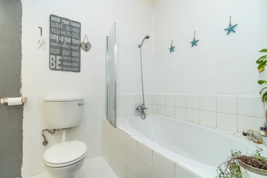 4 Bedroom Property for Sale in Hurlingham Gauteng