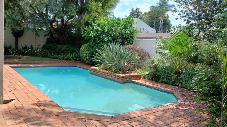 4 Bedroom Property for Sale in Hurlingham Manor Gauteng