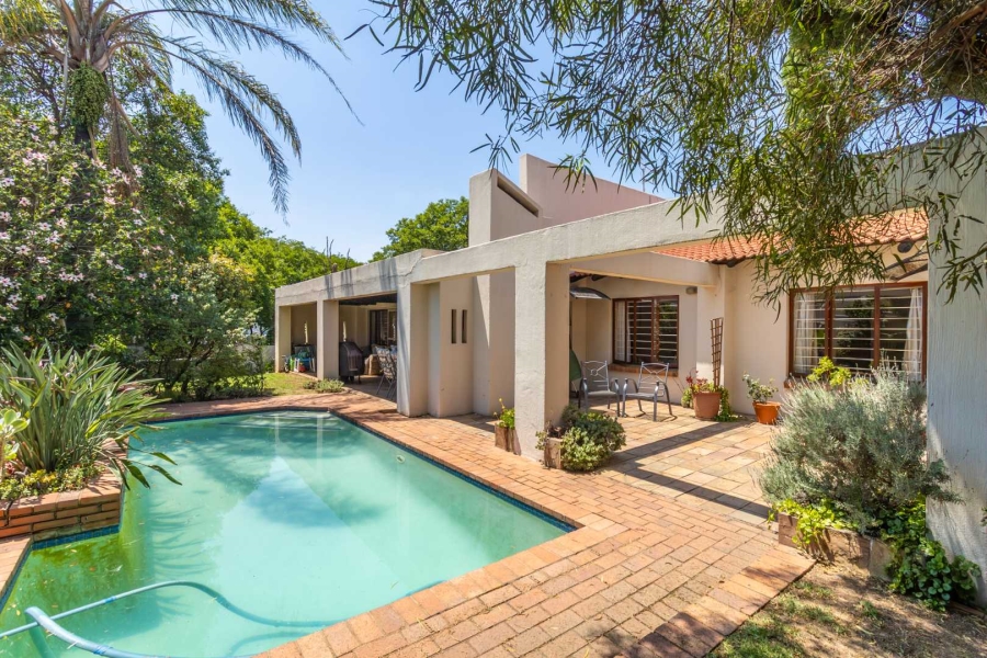4 Bedroom Property for Sale in Hurlingham Manor Gauteng