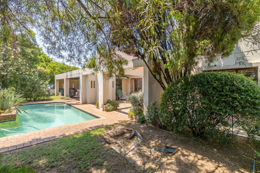 4 Bedroom Property for Sale in Hurlingham Manor Gauteng