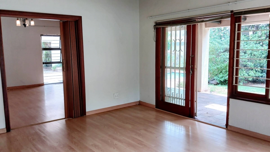 4 Bedroom Property for Sale in Hurlingham Manor Gauteng