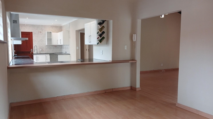 4 Bedroom Property for Sale in Hurlingham Manor Gauteng