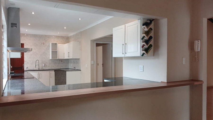 4 Bedroom Property for Sale in Hurlingham Manor Gauteng