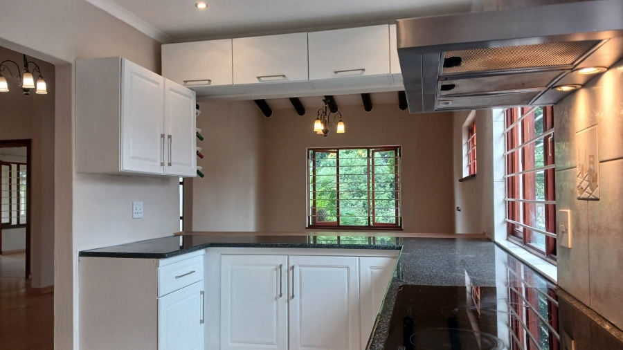 4 Bedroom Property for Sale in Hurlingham Manor Gauteng