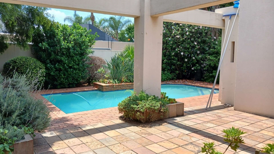 4 Bedroom Property for Sale in Hurlingham Manor Gauteng