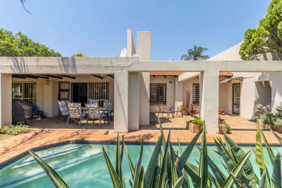 4 Bedroom Property for Sale in Hurlingham Manor Gauteng
