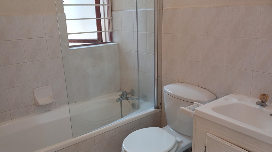 4 Bedroom Property for Sale in Hurlingham Manor Gauteng