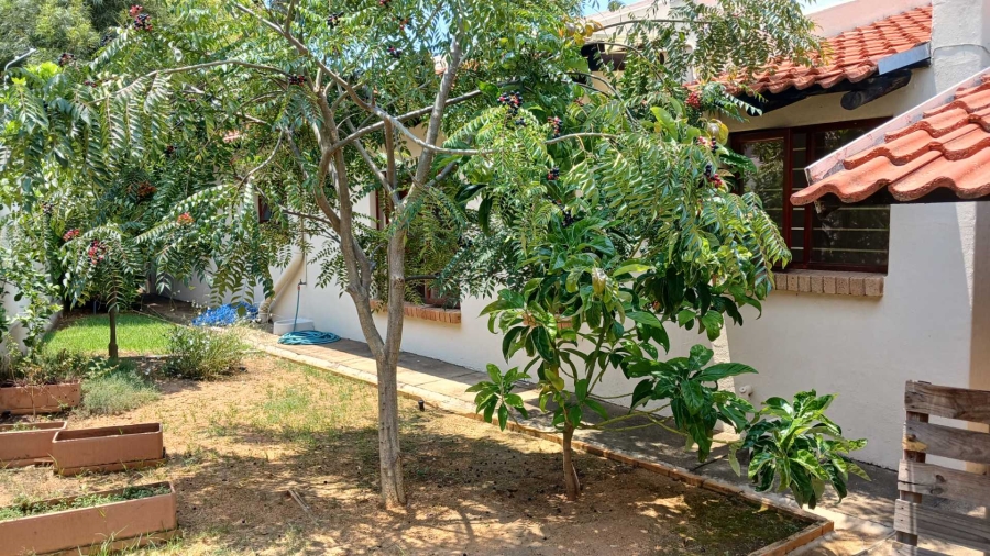 4 Bedroom Property for Sale in Hurlingham Manor Gauteng