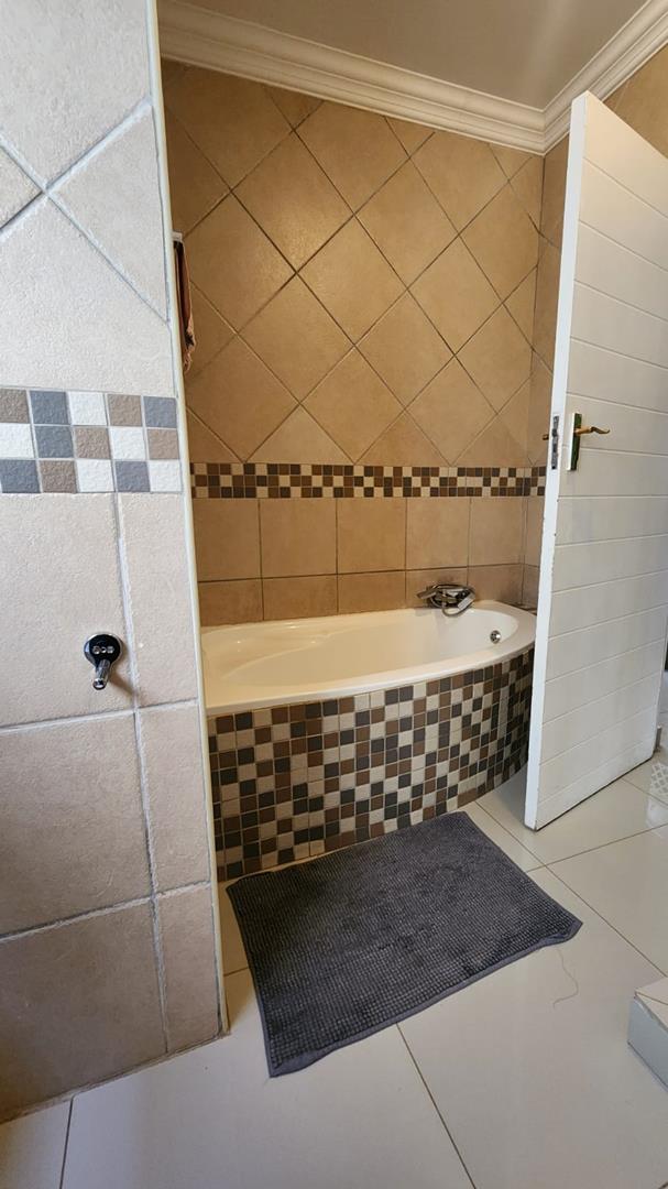 2 Bedroom Property for Sale in Heatherdale Gauteng