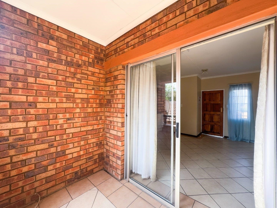 2 Bedroom Property for Sale in Mooikloof Ridge Gauteng