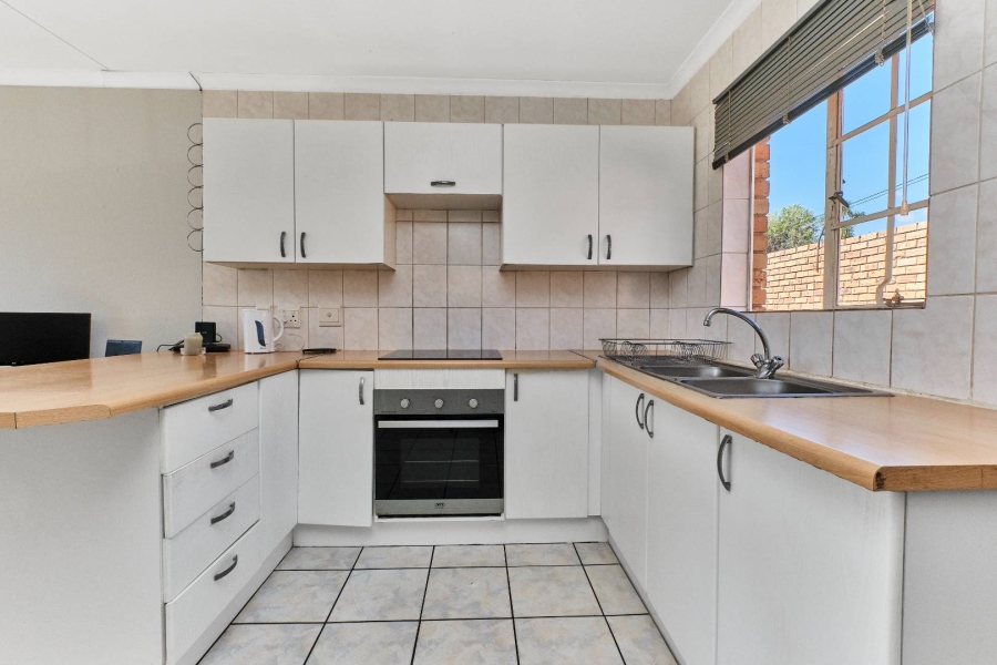 2 Bedroom Property for Sale in Radiokop Gauteng