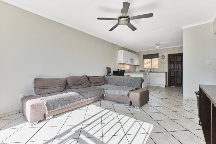 2 Bedroom Property for Sale in Radiokop Gauteng