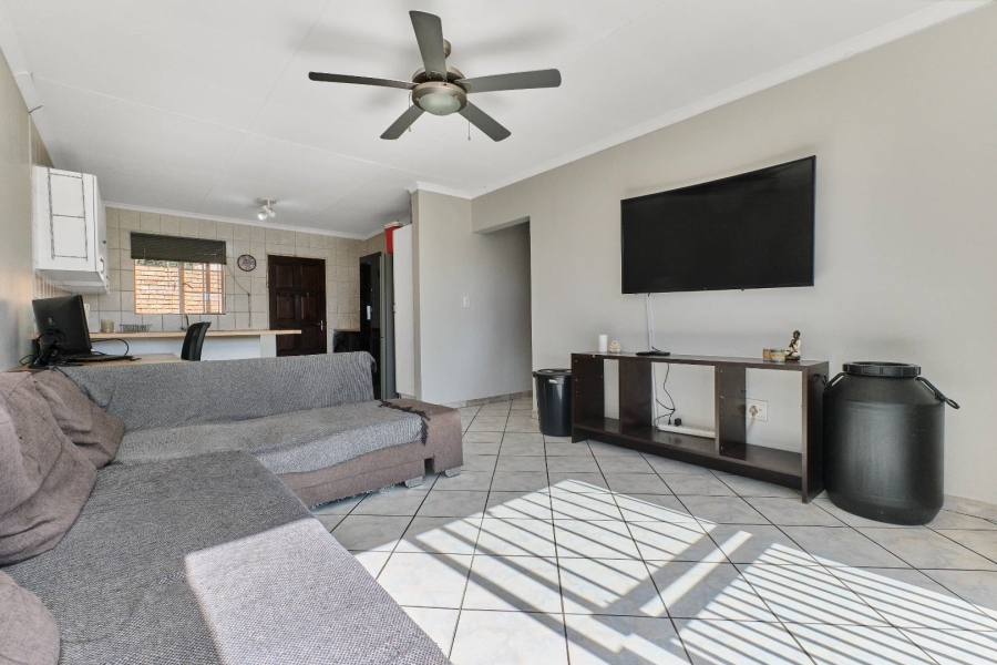 2 Bedroom Property for Sale in Radiokop Gauteng