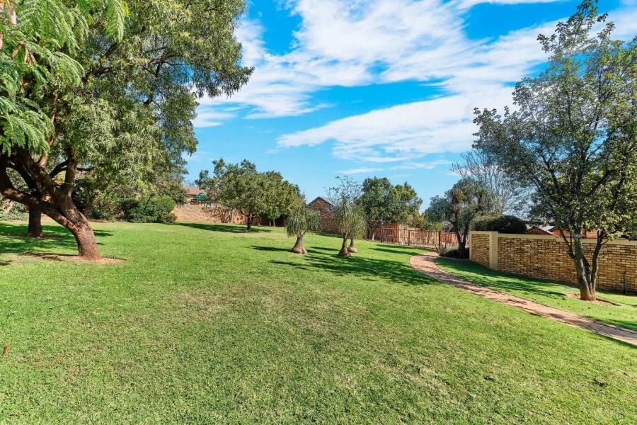 2 Bedroom Property for Sale in Radiokop Gauteng