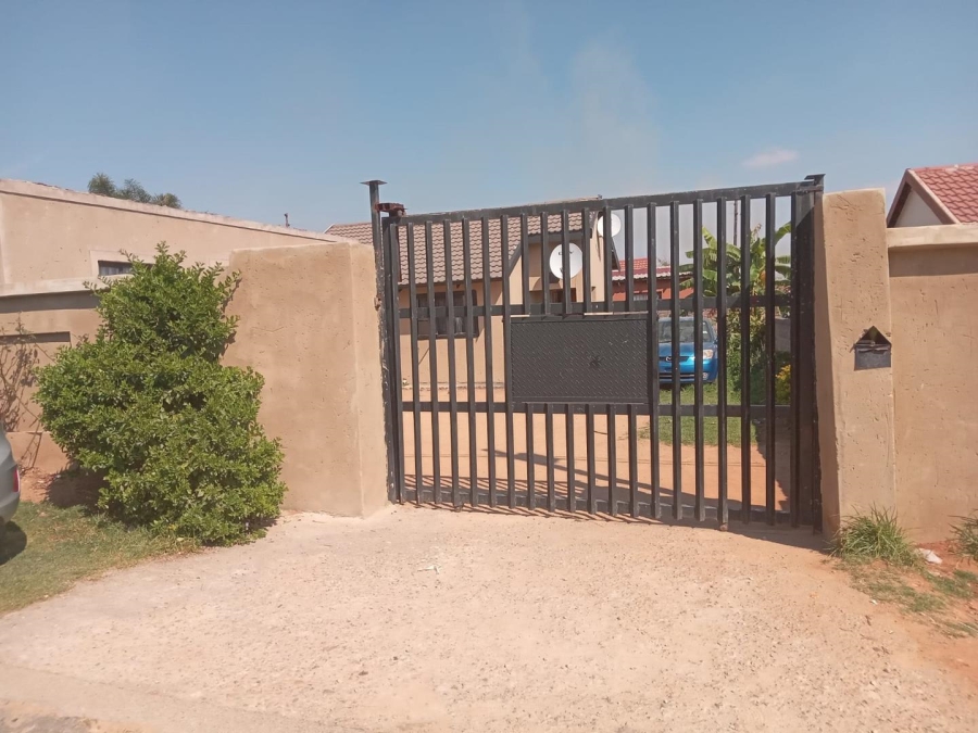 4 Bedroom Property for Sale in Cosmo City Gauteng