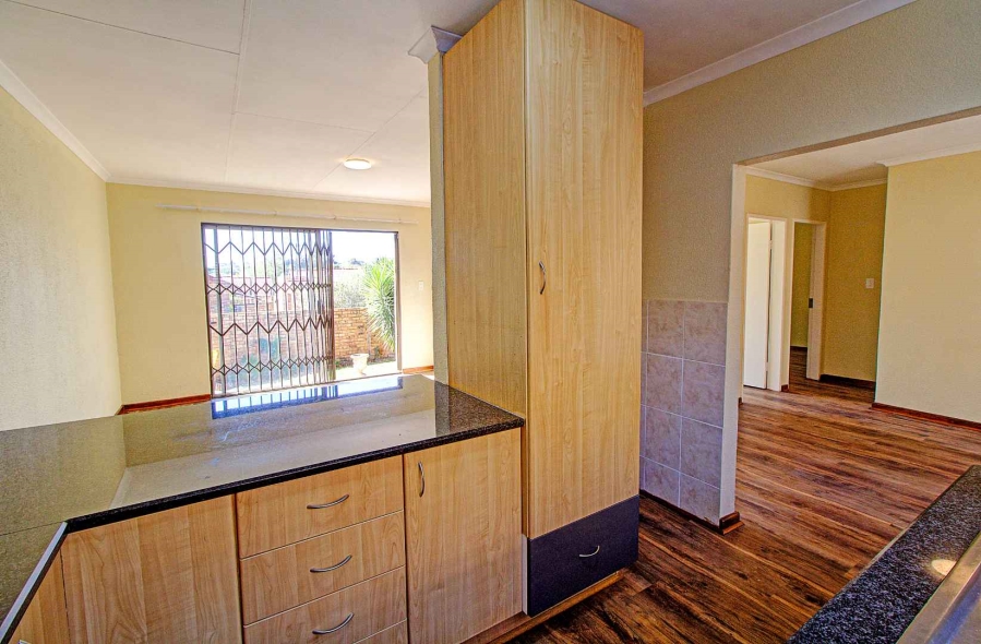 2 Bedroom Property for Sale in Wilgeheuwel Gauteng