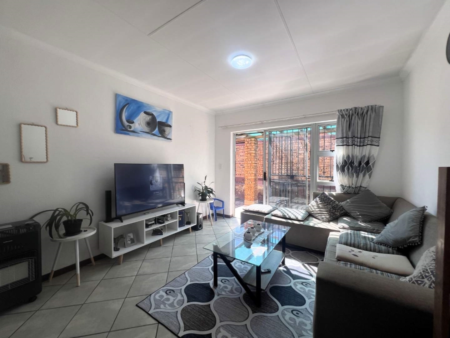 2 Bedroom Property for Sale in Honeypark Gauteng