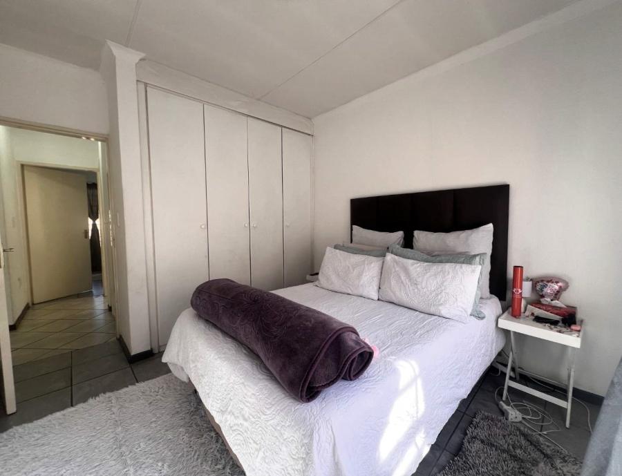 2 Bedroom Property for Sale in Honeypark Gauteng