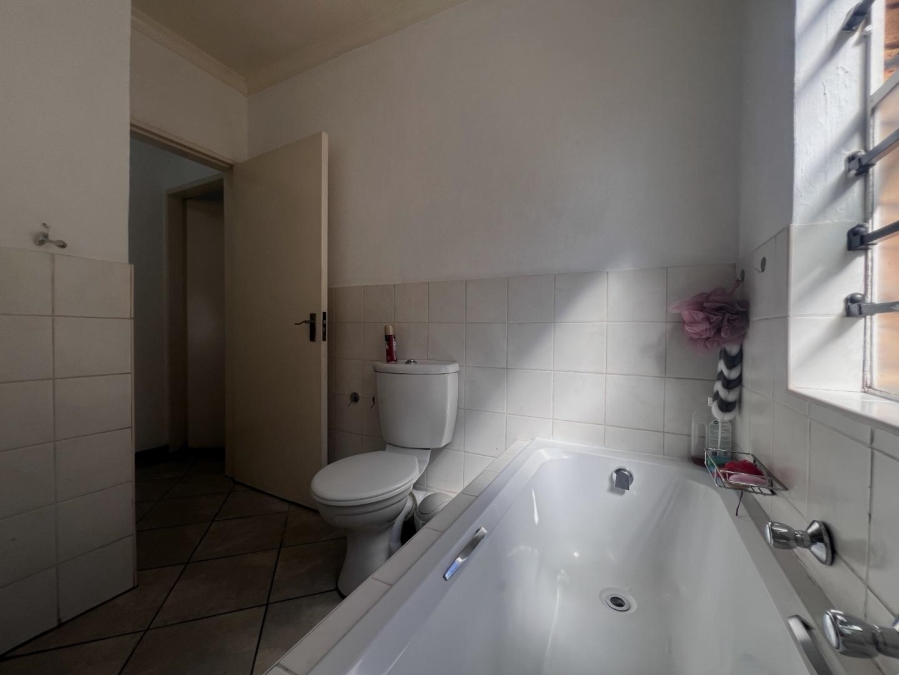 2 Bedroom Property for Sale in Honeypark Gauteng
