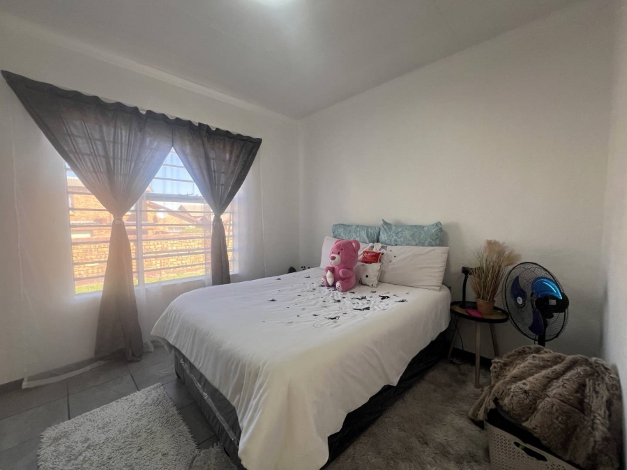 2 Bedroom Property for Sale in Honeypark Gauteng